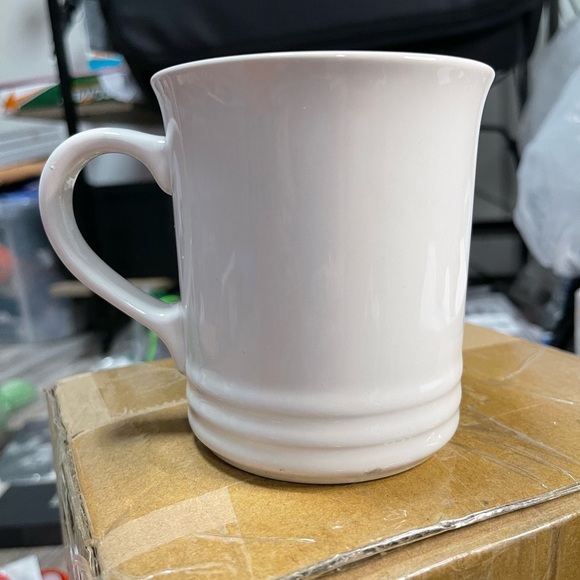 "Dune" 12 Oz LE CREUSET 4" Tall Mug NWT Stoneware Coffee Cup Almond - Picture 2 of 4